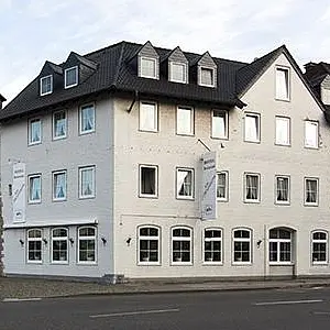Akt. Haus direkt neben dem Hexenturm Akt. Haus direkt neben dem Hexenturm